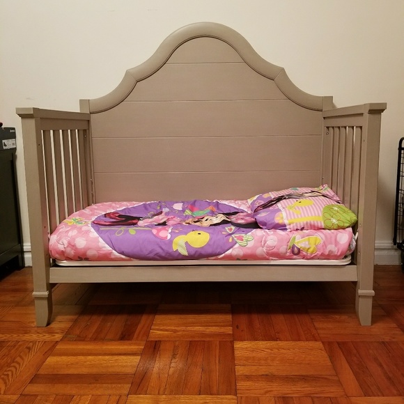 Baby's bedroom set - Picture 3 of 5